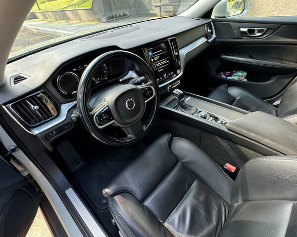 Білий Вольво V60 Cross Country, об'ємом двигуна 2 л та пробігом 196 тис. км за 25000 $, фото 20 на Automoto.ua