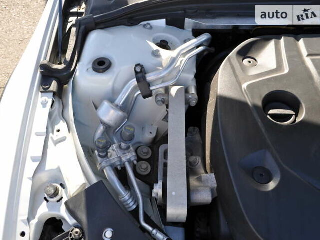 Білий Вольво V60 Cross Country, об'ємом двигуна 1.97 л та пробігом 233 тис. км за 29500 $, фото 80 на Automoto.ua
