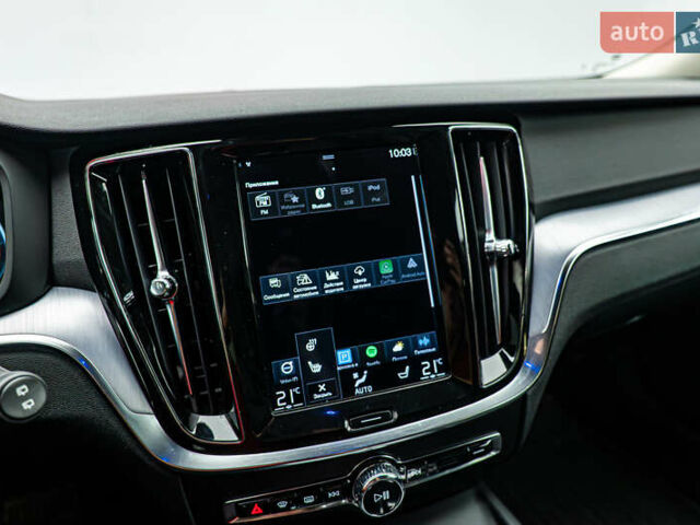 Белый Вольво V60 Cross Country, объемом двигателя 2 л и пробегом 199 тыс. км за 27439 $, фото 14 на Automoto.ua