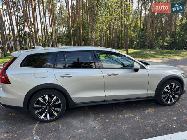 Білий Вольво V60 Cross Country, об'ємом двигуна 2 л та пробігом 196 тис. км за 26500 $, фото 29 на Automoto.ua