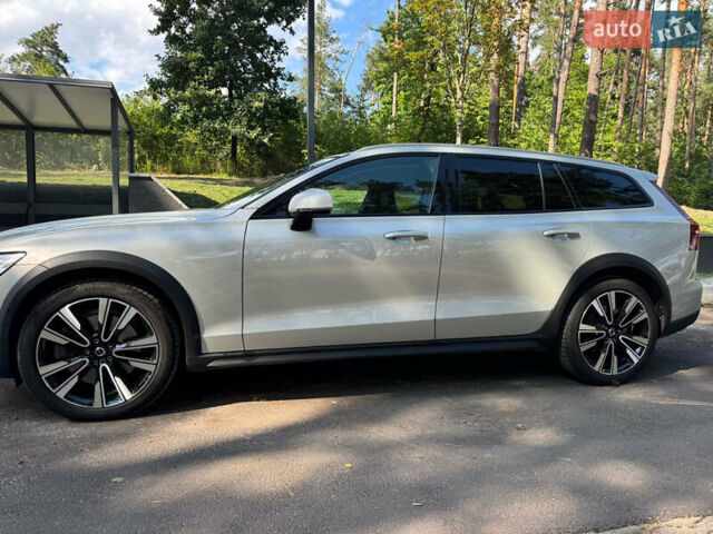 Білий Вольво V60 Cross Country, об'ємом двигуна 2 л та пробігом 196 тис. км за 25000 $, фото 28 на Automoto.ua