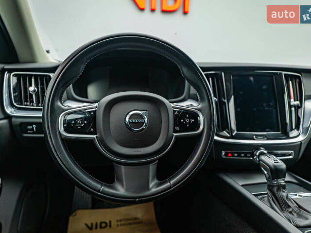 Белый Вольво V60 Cross Country, объемом двигателя 2 л и пробегом 199 тыс. км за 27439 $, фото 12 на Automoto.ua