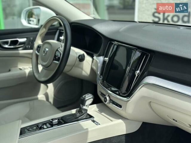 Белый Вольво V60 Cross Country, объемом двигателя 1.97 л и пробегом 60 тыс. км за 30000 $, фото 29 на Automoto.ua