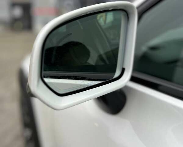 Білий Вольво V60 Cross Country, об'ємом двигуна 1.97 л та пробігом 37 тис. км за 33500 $, фото 3 на Automoto.ua