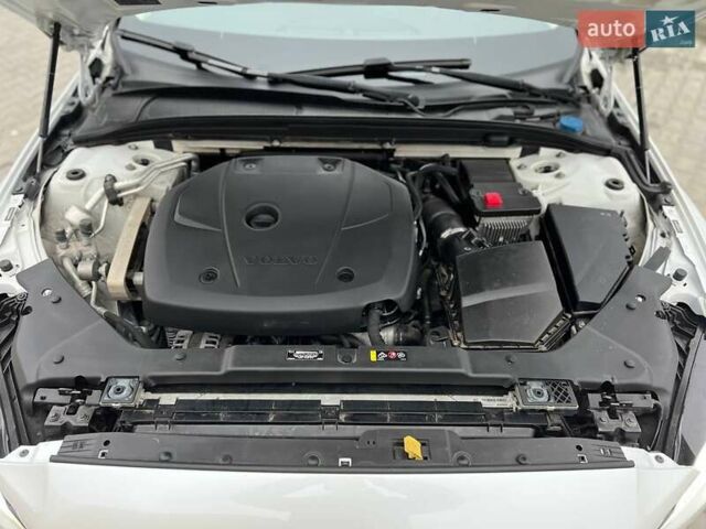 Білий Вольво V60 Cross Country, об'ємом двигуна 1.97 л та пробігом 37 тис. км за 33500 $, фото 12 на Automoto.ua