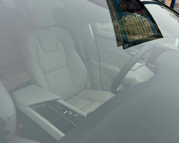 Білий Вольво V60 Cross Country, об'ємом двигуна 1.97 л та пробігом 37 тис. км за 33500 $, фото 9 на Automoto.ua