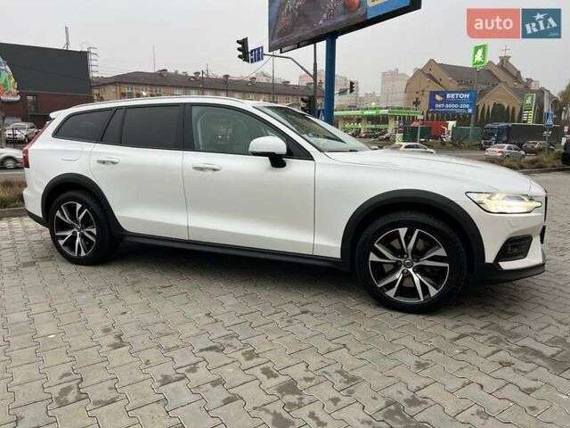 Білий Вольво V60 Cross Country, об'ємом двигуна 1.97 л та пробігом 37 тис. км за 33500 $, фото 33 на Automoto.ua