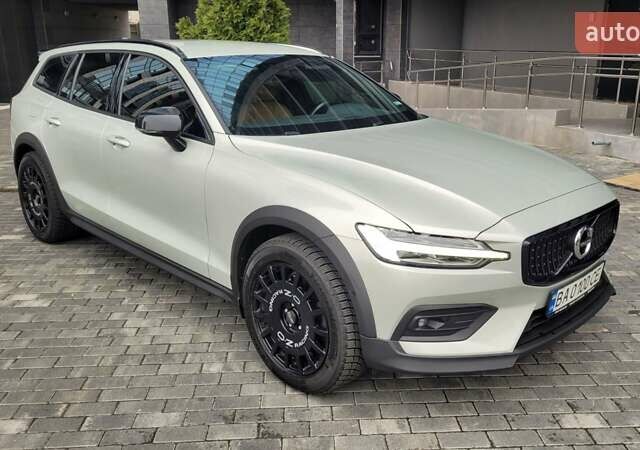 Бежевый Вольво V60 Cross Country, объемом двигателя 1.97 л и пробегом 126 тыс. км за 32500 $, фото 10 на Automoto.ua