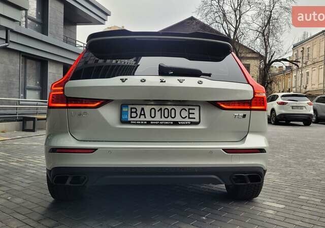 Бежевый Вольво V60 Cross Country, объемом двигателя 1.97 л и пробегом 126 тыс. км за 32500 $, фото 7 на Automoto.ua