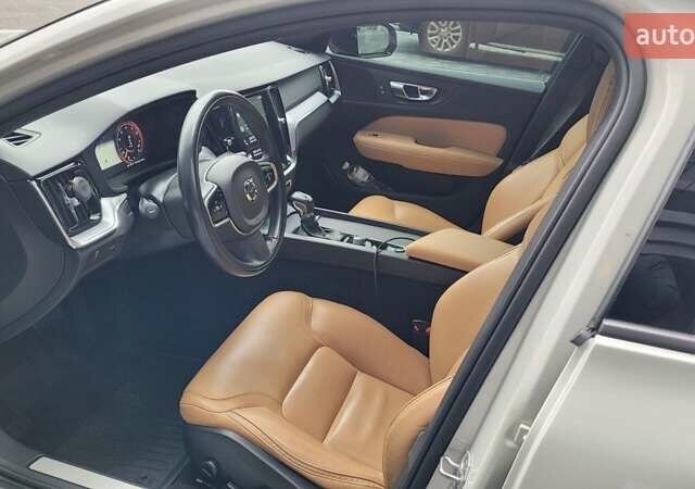 Бежевый Вольво V60 Cross Country, объемом двигателя 1.97 л и пробегом 126 тыс. км за 32500 $, фото 16 на Automoto.ua