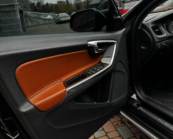 Черный Вольво V60 Cross Country, объемом двигателя 2.5 л и пробегом 168 тыс. км за 14499 $, фото 51 на Automoto.ua