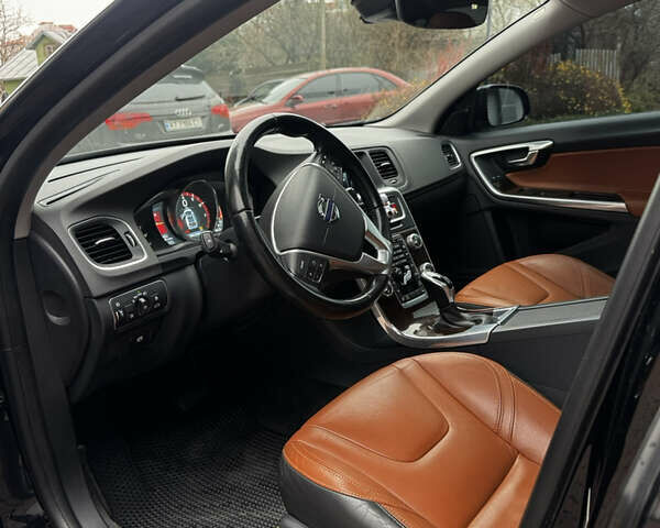 Черный Вольво V60 Cross Country, объемом двигателя 2.5 л и пробегом 168 тыс. км за 14499 $, фото 49 на Automoto.ua