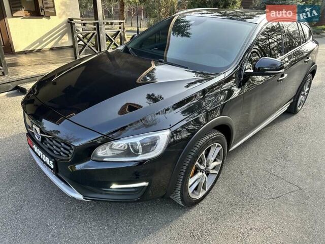 Черный Вольво V60 Cross Country, объемом двигателя 1.97 л и пробегом 139 тыс. км за 18900 $, фото 2 на Automoto.ua
