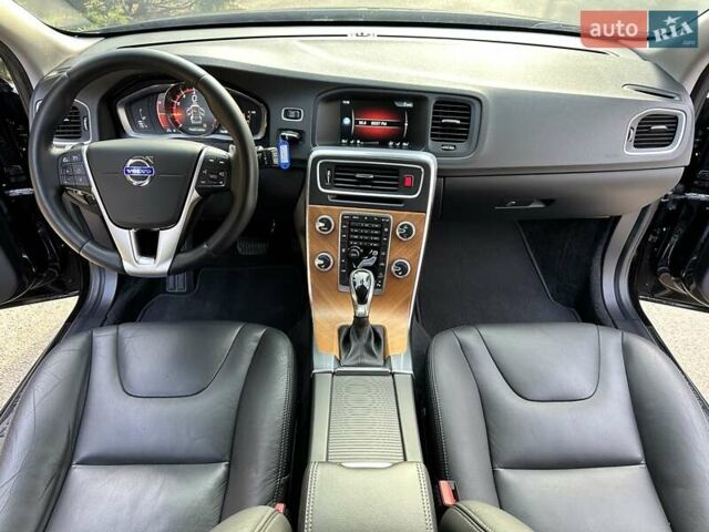 Черный Вольво V60 Cross Country, объемом двигателя 1.97 л и пробегом 139 тыс. км за 18900 $, фото 62 на Automoto.ua