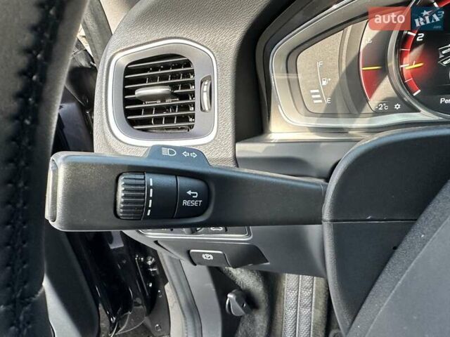 Черный Вольво V60 Cross Country, объемом двигателя 1.97 л и пробегом 139 тыс. км за 18900 $, фото 51 на Automoto.ua