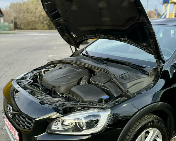 Чорний Вольво V60 Cross Country, об'ємом двигуна 2 л та пробігом 191 тис. км за 17150 $, фото 91 на Automoto.ua