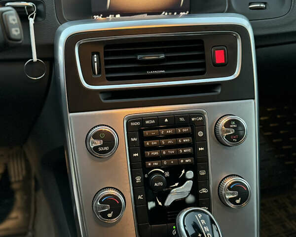 Чорний Вольво V60 Cross Country, об'ємом двигуна 2 л та пробігом 191 тис. км за 17150 $, фото 20 на Automoto.ua