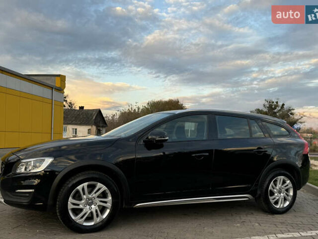 Чорний Вольво V60 Cross Country, об'ємом двигуна 2 л та пробігом 191 тис. км за 17150 $, фото 8 на Automoto.ua