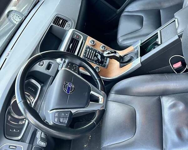 Черный Вольво V60 Cross Country, объемом двигателя 2.4 л и пробегом 120 тыс. км за 22000 $, фото 1 на Automoto.ua