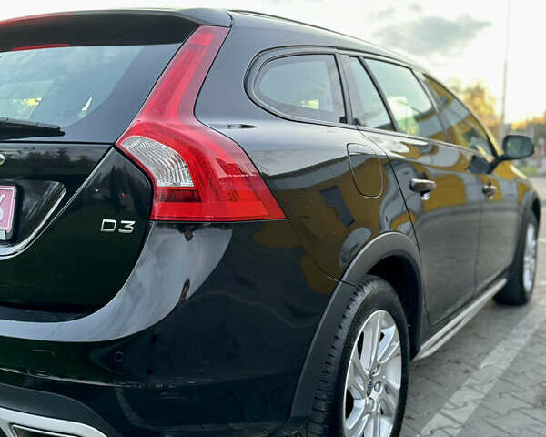 Чорний Вольво V60 Cross Country, об'ємом двигуна 2 л та пробігом 191 тис. км за 17150 $, фото 49 на Automoto.ua