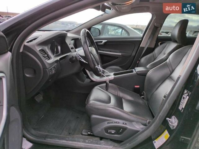 Черный Вольво V60 Cross Country, объемом двигателя 2 л и пробегом 174 тыс. км за 2600 $, фото 6 на Automoto.ua