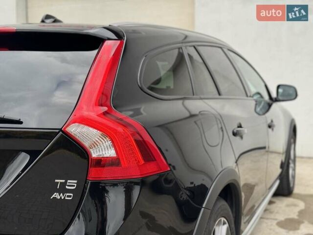 Вольво V60 Cross Country 2018 в Сарнах на Automoto.ua Черный Вольво V60 Cross Country, объемом двигателя 2 л и пробегом 77 тыс. км за 17400 $, фото 40 на Automoto.ua
