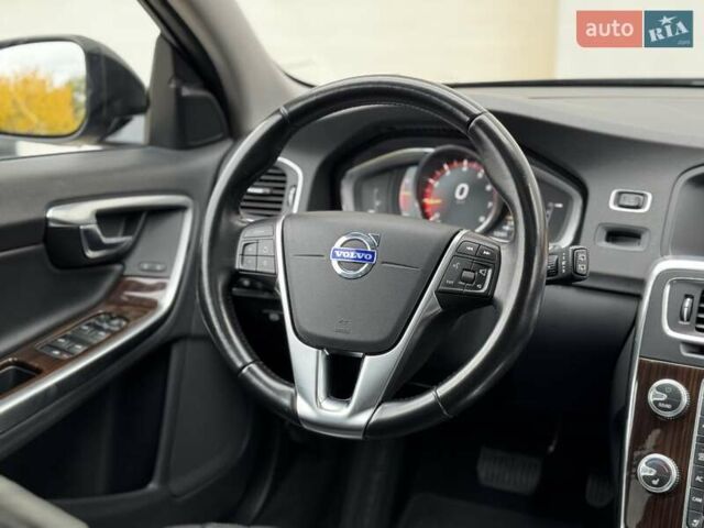 Вольво V60 Cross Country 2018 в Сарнах на Automoto.ua Черный Вольво V60 Cross Country, объемом двигателя 2 л и пробегом 77 тыс. км за 17400 $, фото 58 на Automoto.ua