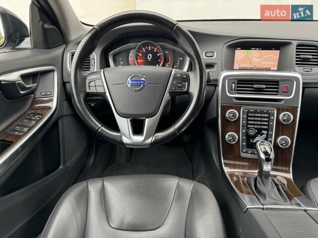 Вольво V60 Cross Country 2018 в Сарнах на Automoto.ua Черный Вольво V60 Cross Country, объемом двигателя 2 л и пробегом 77 тыс. км за 17400 $, фото 59 на Automoto.ua