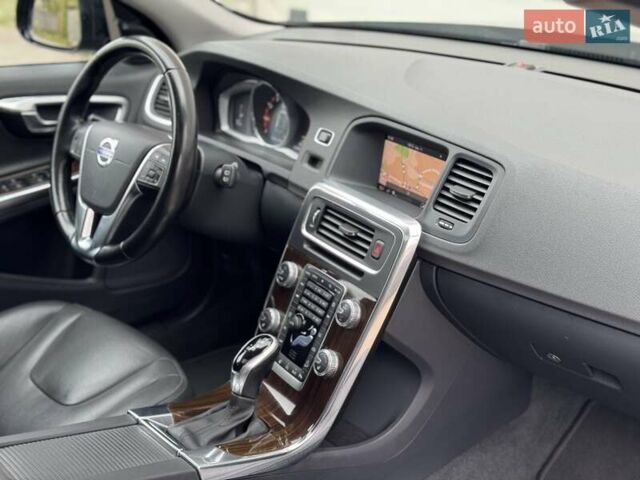 Вольво V60 Cross Country 2018 в Сарнах на Automoto.ua Черный Вольво V60 Cross Country, объемом двигателя 2 л и пробегом 77 тыс. км за 17400 $, фото 4 на Automoto.ua