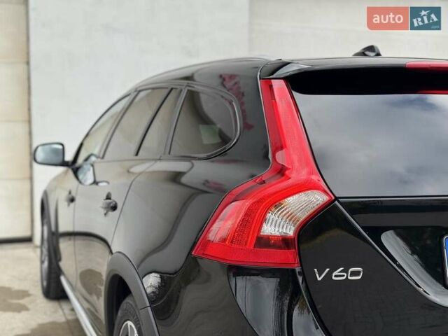 Вольво V60 Cross Country 2018 в Сарнах на Automoto.ua Черный Вольво V60 Cross Country, объемом двигателя 2 л и пробегом 77 тыс. км за 17400 $, фото 39 на Automoto.ua