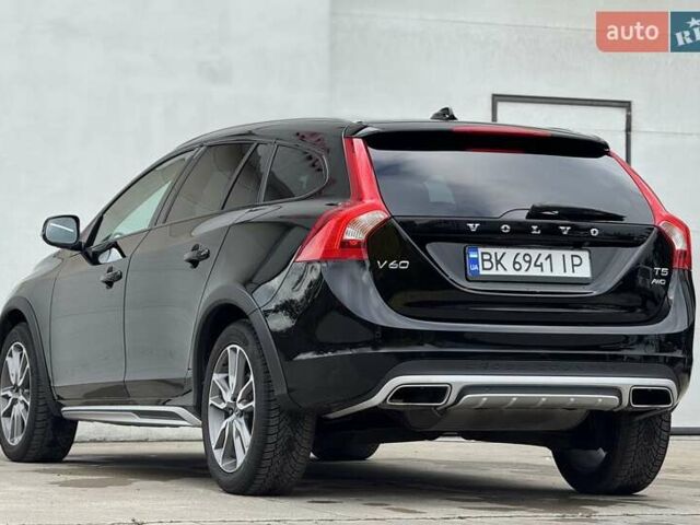 Вольво V60 Cross Country 2018 в Сарнах на Automoto.ua Черный Вольво V60 Cross Country, объемом двигателя 2 л и пробегом 77 тыс. км за 17400 $, фото 35 на Automoto.ua