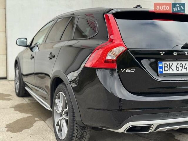 Вольво V60 Cross Country 2018 в Сарнах на Automoto.ua Черный Вольво V60 Cross Country, объемом двигателя 2 л и пробегом 77 тыс. км за 17400 $, фото 38 на Automoto.ua