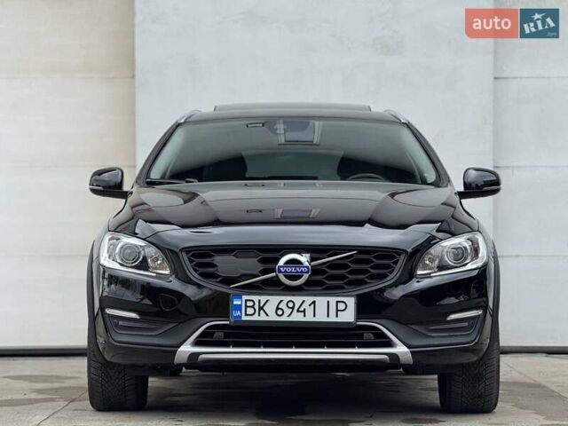 Вольво V60 Cross Country 2018 в Сарнах на Automoto.ua Черный Вольво V60 Cross Country, объемом двигателя 2 л и пробегом 77 тыс. км за 17400 $, фото 28 на Automoto.ua