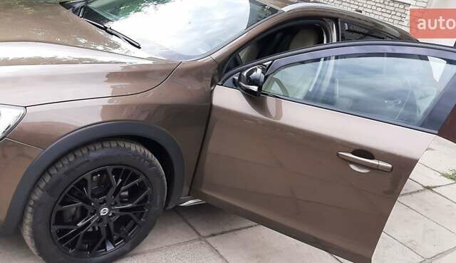 Коричневый Вольво V60 Cross Country, объемом двигателя 2 л и пробегом 215 тыс. км за 18900 $, фото 16 на Automoto.ua