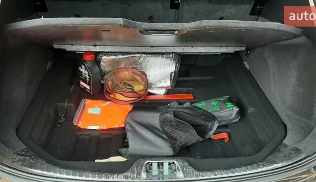 Коричневый Вольво V60 Cross Country, объемом двигателя 2 л и пробегом 215 тыс. км за 18900 $, фото 42 на Automoto.ua