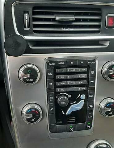 Коричневый Вольво V60 Cross Country, объемом двигателя 2 л и пробегом 215 тыс. км за 18900 $, фото 19 на Automoto.ua