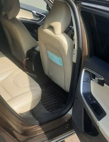 Коричневый Вольво V60 Cross Country, объемом двигателя 2 л и пробегом 215 тыс. км за 18900 $, фото 11 на Automoto.ua