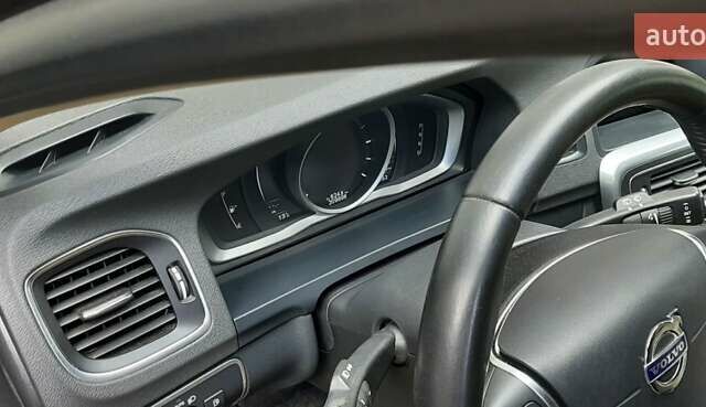 Коричневый Вольво V60 Cross Country, объемом двигателя 2 л и пробегом 215 тыс. км за 18900 $, фото 27 на Automoto.ua