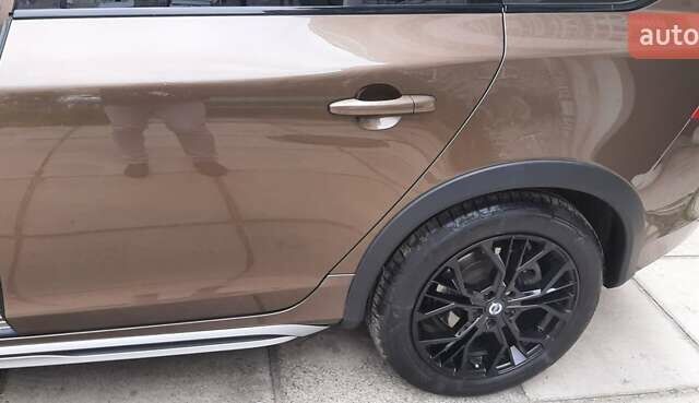 Коричневый Вольво V60 Cross Country, объемом двигателя 2 л и пробегом 215 тыс. км за 18900 $, фото 12 на Automoto.ua