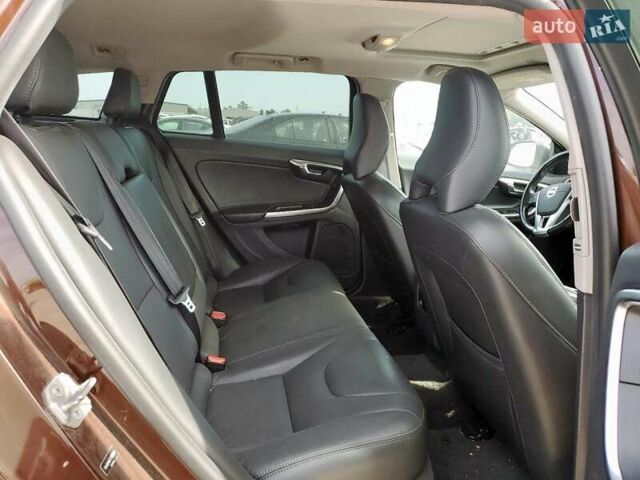 Коричневый Вольво V60 Cross Country, объемом двигателя 2 л и пробегом 80 тыс. км за 2500 $, фото 9 на Automoto.ua