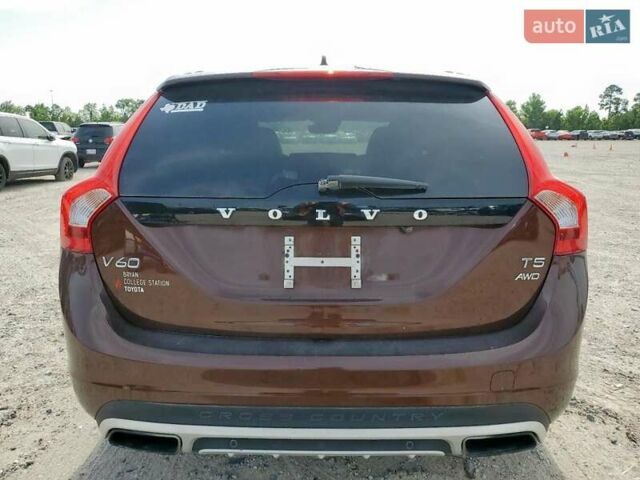 Коричневый Вольво V60 Cross Country, объемом двигателя 2 л и пробегом 80 тыс. км за 2500 $, фото 5 на Automoto.ua