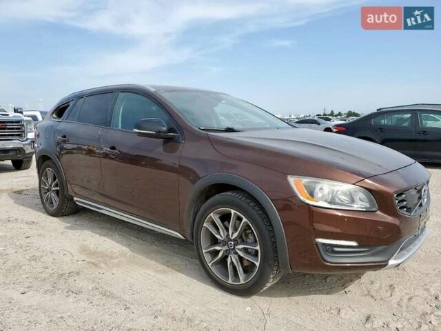 Коричневый Вольво V60 Cross Country, объемом двигателя 2 л и пробегом 80 тыс. км за 2500 $, фото 3 на Automoto.ua