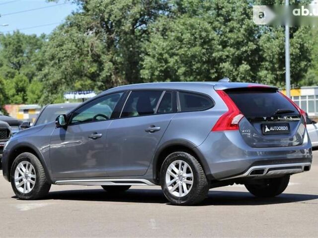 Вольво V60 Cross Country 2017 в Киеве на Automoto.ua Вольво V60 Cross Country, объемом двигателя 2 л и пробегом 244 тыс. км за 20500 $, фото 3 на Automoto.ua