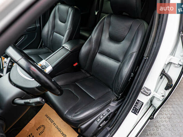 Вольво V60 Cross Country, объемом двигателя 2.4 л и пробегом 154 тыс. км за 20789 $, фото 8 на Automoto.ua