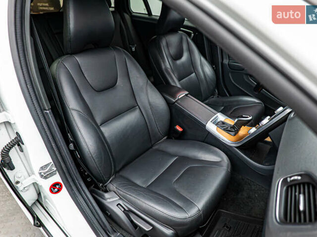 Вольво V60 Cross Country, объемом двигателя 2.4 л и пробегом 154 тыс. км за 20789 $, фото 17 на Automoto.ua