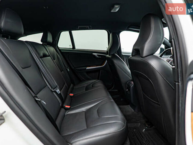 Вольво V60 Cross Country, объемом двигателя 2.4 л и пробегом 154 тыс. км за 20789 $, фото 18 на Automoto.ua