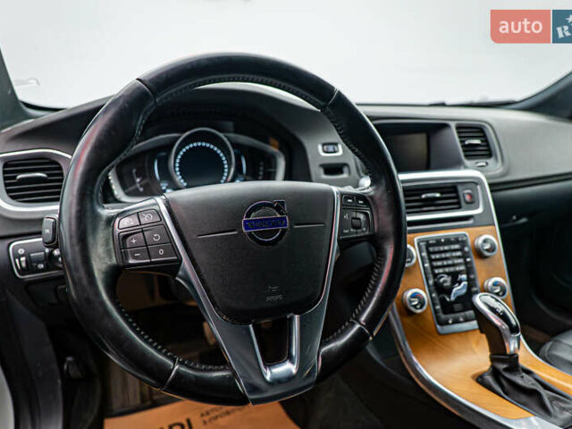 Вольво V60 Cross Country, объемом двигателя 2.4 л и пробегом 154 тыс. км за 20789 $, фото 11 на Automoto.ua