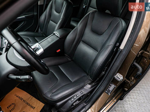 Вольво V60 Cross Country, об'ємом двигуна 2.4 л та пробігом 81 тис. км за 21291 $, фото 8 на Automoto.ua