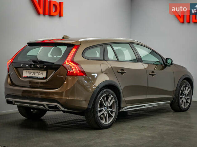 Вольво V60 Cross Country, об'ємом двигуна 2.4 л та пробігом 81 тис. км за 21291 $, фото 1 на Automoto.ua