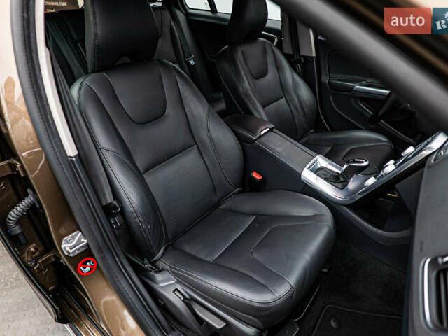 Вольво V60 Cross Country, об'ємом двигуна 2.4 л та пробігом 81 тис. км за 21291 $, фото 18 на Automoto.ua